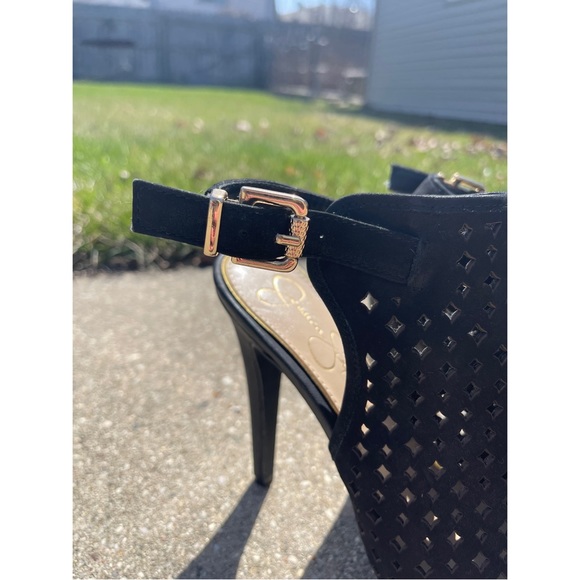 Jessica Simpson Black Heels - Picture 2 of 7